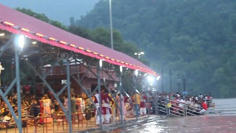 Ganga aarti Rishikesh#ganga #gangaaarti #gangotri #rishikesh #gangamata #haridwar #aarti #gangamaiya