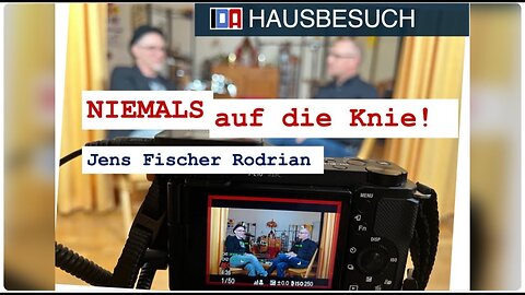 „NIEMALS auf auf die Knie!“ Jens Fischer Rodrian beim IDA-Hausbesuch🙈