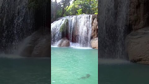 Taman nasional air terjun erawan di kanchanaburi thailand