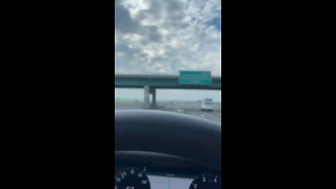 This two cars where flying in the freeway and racing