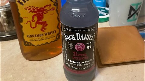 JACK DANIEL’S BERRY PUNCH DRINK REVIEW. (alcoholic beverage)￼