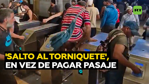 Argentinos optan por el 'salto al torniquete' en lugar de pagar costosos boletos de transporte