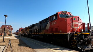 CN 2990 & UP 5437 Engines Intermodal Train Westbound In Ontario