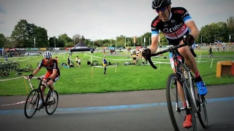 Cyclocross at the Herne Hill Velodrome - Practice Lap