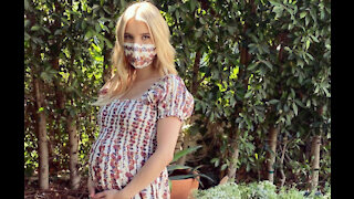 Emma Roberts gives birth