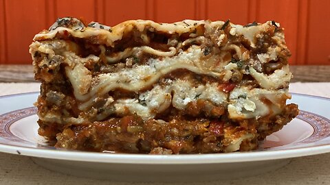 EASY Crockpot Lasagna