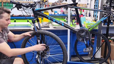 Mountain bike maintenance. Cleaning and adjusting your bicycle