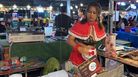 popular hardworking lady Thailand street food