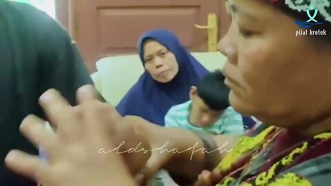 Pengobatan Ibu Ida Dayak | aneh, koq bisa lurus kembali