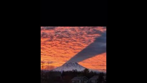 Flat Earth Sunsets and Sunrises… Mount Rainer explained as well.