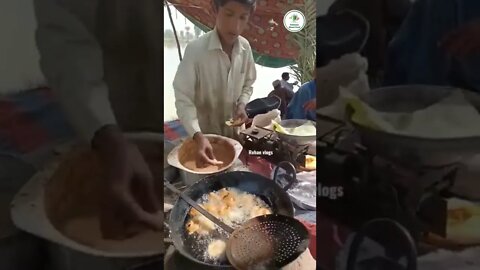 Pakistani street food #Shorts #streetfood #streetfood #pakistan #pakistanstreetfood