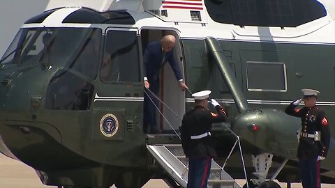 Rare Sighting: Crooked Joe Biden Struggles with Stairs During Texas Visit 🚶‍♂️🤔