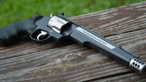 Smith & Wesson Performance Center .44 Magnum Hunter