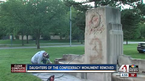 City crews remove Confederate monument on Ward Parkway