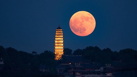 Así iluminó el cielo de múltiples ciudades la primera de las cuatro Superlunas que tendrá 2024