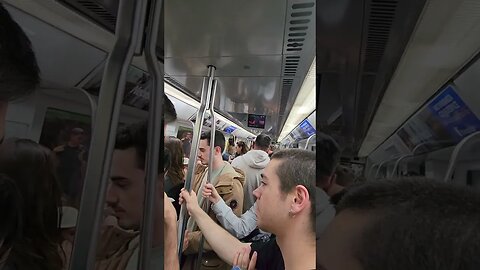 #Paseando▫️ Metro De Barcelona #TMB 📌 Estación Diagonal ⌚ 14:45 📅 28.04.2023 🌍 #Barcelona 🇪🇸