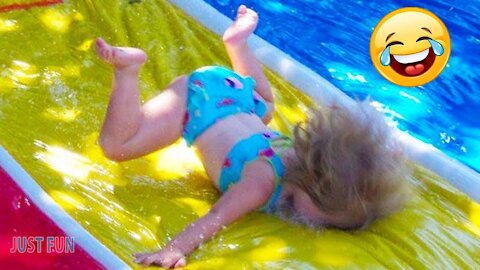 Videos De Risa 2021 nuevos Videos Graciosos - Niños traviesos con Agua / Funny Water Slide Fails