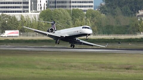 Strong Winds Hit Plane at Worst Moment