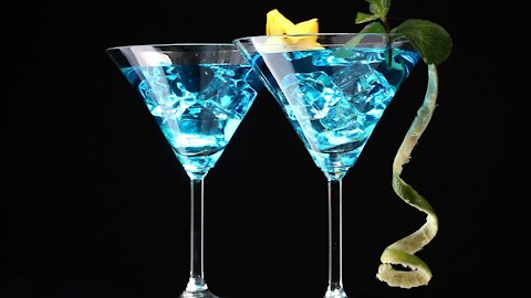 How To Make The Blue Lagoon Tropical Cocktail