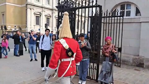 Make way man taking pictures does not see the kings guard #horseguardsparade