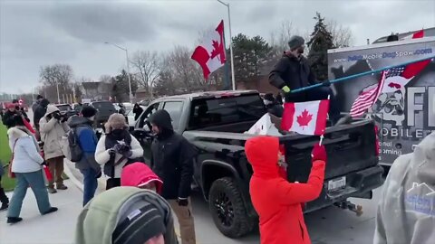 🇨🇦 Canadians Blockade Ambassador Bridge 🇨🇦