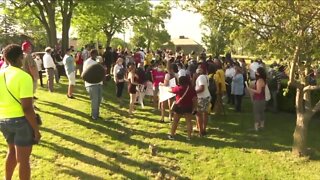 Dozens come together for peaceful Niagara Falls march