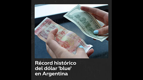 El dólar 'blue' en Argentina marca un récord antes de las primarias