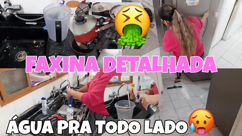 FAXINA PESADA E DETALHA NA COZINHA😰 || JOGUEI ÁGUA PRA TODO LADO🤯