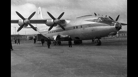 Lindas fotos de arquivo do primeiro Antonov An-12 da Aviação Polar Soviética.