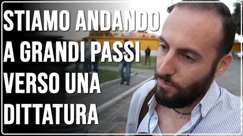 Matteo Brandi: "Stiamo Andando a Grandi Passi Verso la Dittatura" - Marcia di Liberazione, Roma