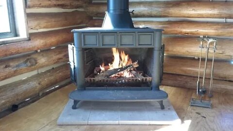 Ben Franklin Wood Stove, First Fire in the Off Grid Log Cabin