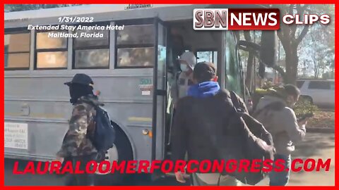 LAURA LOOMER BUSTS BUSSES DROPPING OFF MILITARY AGE MEN ILLEGAL IMMIGRANTS IN FL FROM TX - 5954