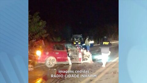 Caso em Inhapim: 2 pessoas ficam feridas em acidente entre carro e carreta.