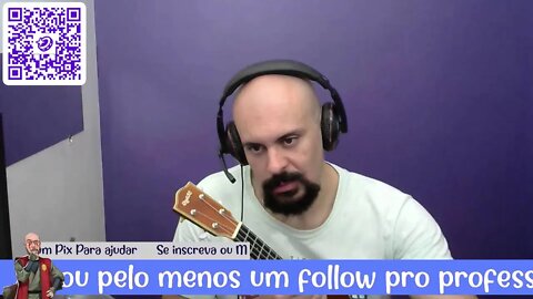 Tocando ukulele e conversando