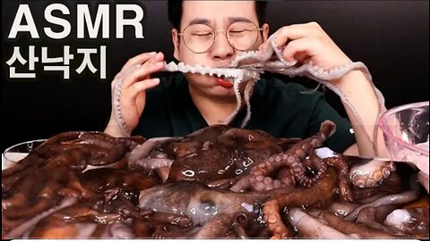 MUKBANG ASMR | A family of savory raw octopus