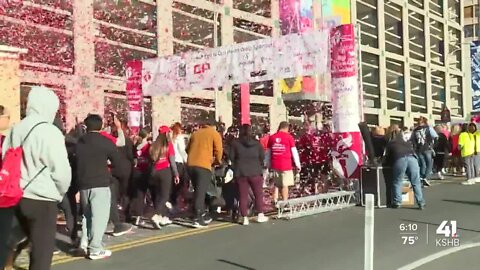 Kansas City heart walk raises money, awareness