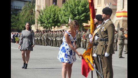 Emotiva y multitudinaria jura de bandera española de 600 catalanes en Barcelona