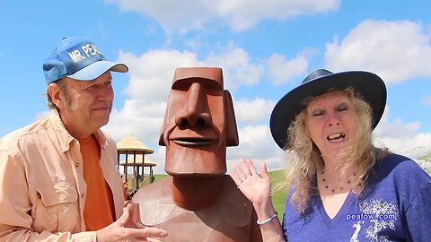 Moai Dude (Easter Island Statue) Altoona, Ia Travel USA, Mr. Peacock & Friends, Hidden Treasures