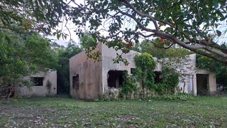 De volta a uma casa abandonada