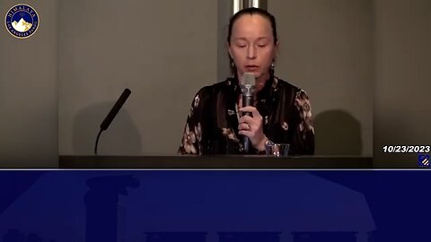 退休制药研发主管 Sasha Latypova列出了 mRNA 疫苗中的危险污染物。Latypova 说，小瓶里有：水凝胶、mRNA“碎片”、DNA 质粒、有毒金属、SV40 启动子以及微观和宏观物体