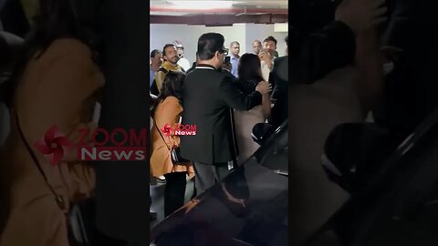 Karan Johar & Rani Mukerji get MOBBED at Kuch Kuch Hota Hai special screening 🔥