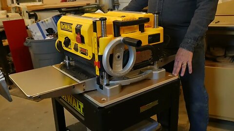 DeWalt® DW7350 Mobile Planer Stand Review