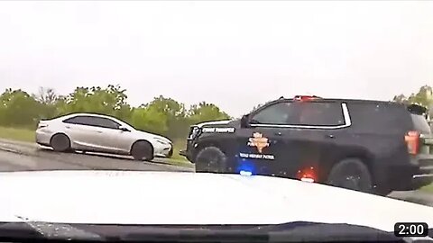 Dashcam Shows Troopers Chasing Suspects Attempting To Smuggle Illegal Immigrants in Texas