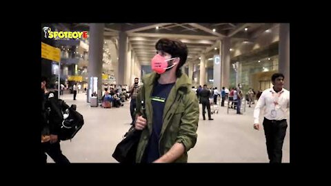 Shahid Kapoor Spotted at the Airport as he returned to Mumbai from Chandigarh | SpotboyE