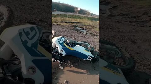 Iaca de asta nu am intrat domle in Schengen #shorts #motocerbii #iasi #romania #enduro #fail