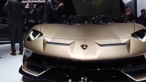 [4k 60p] STUNNING Oro Elios Lamborghini SVJ Roadster 770 HP World Premiere Geneva Motor Show 2019