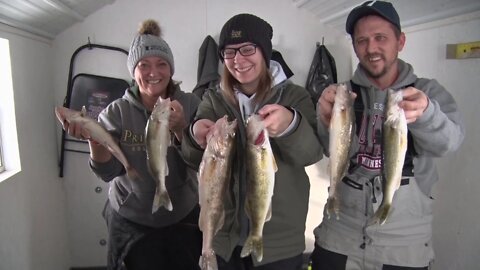 MidWest Outdoors TV #1765 - Lake of the Woods Ice Adventure at Arnesens Rocky Point