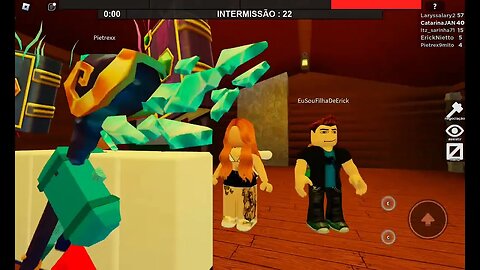 Catarina e Erick jogando Flee the Facility - 06.09.2023