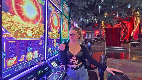 She Hit The BONUS On This Paris Las Vegas Slot Machine!