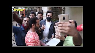 Emraan Hashmi celebrates his birthday his Fans | SpotboyE